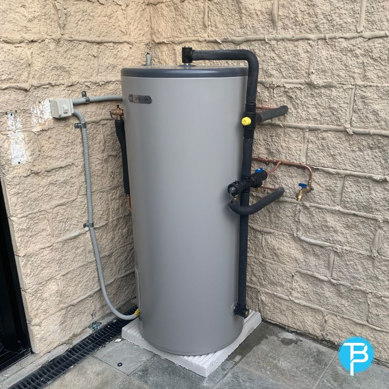 Heat pump hot water system